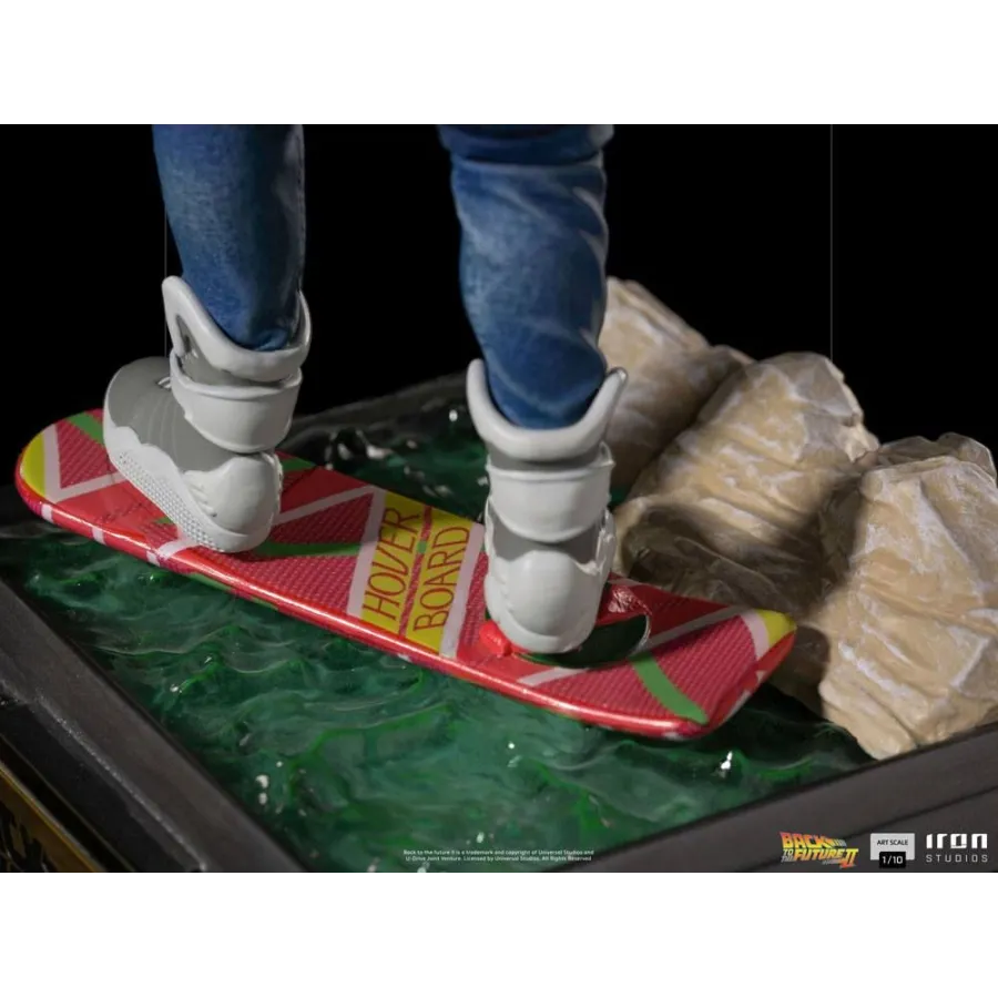 Figurka Marty McFly on Hoverboard 22 cm Back to the Future II Art Scale 1/10