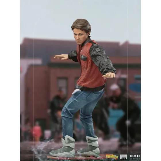 Figurka Marty McFly on Hoverboard 22 cm Back to the Future II Art Scale 1/10