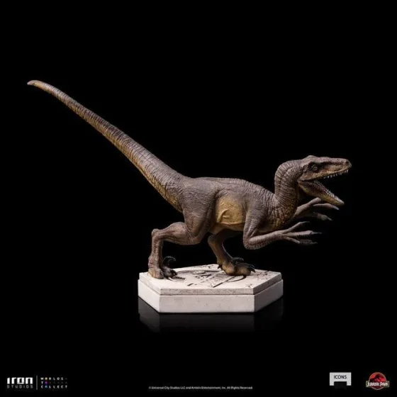 Figurka Velociraptor A 9 cm Jurassic World Icons