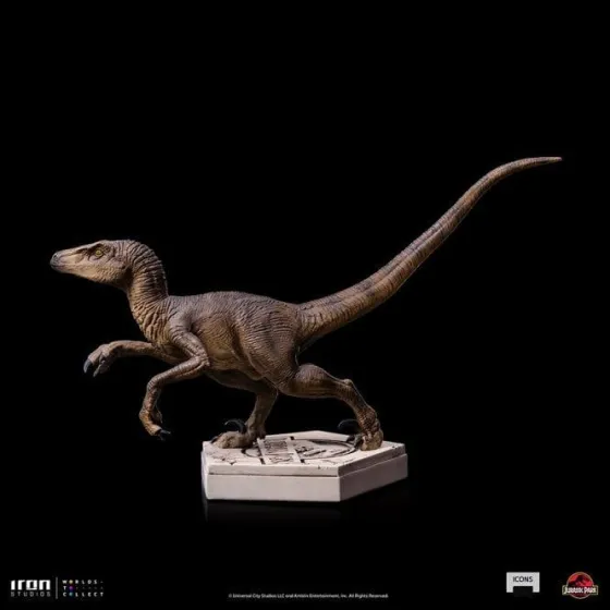 Figurka Velociraptor B 9 cm Jurassic World Icons