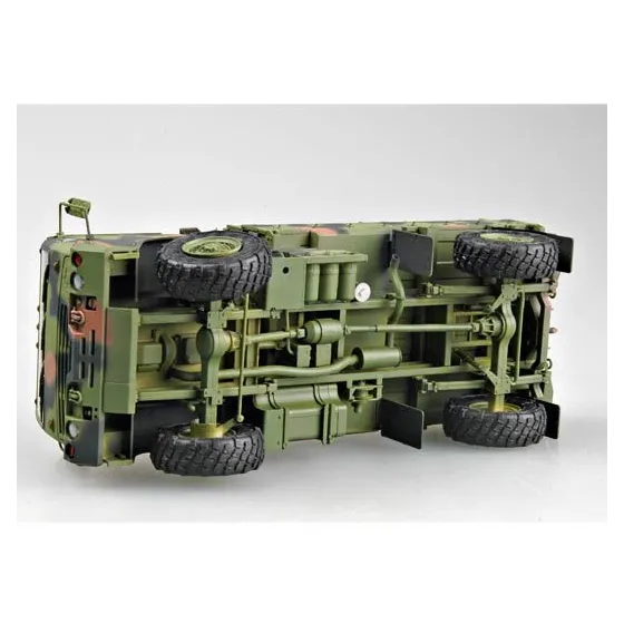 Trumpeter 01004 M1078 1:35 Light Medium Tactical Vehicle (LMTV) Standard Cargo Truck