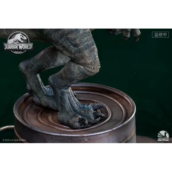 Figurka Owen and Baby Blue 52 cm Limited Edition 1/4 Jurassic World: Fallen Kingdom