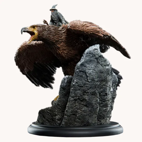 Statuetka Weta Workshop The Lord of the Rings - Gandalf on Gwaihir 15 cm