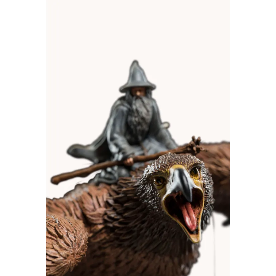 Statuetka Weta Workshop The Lord of the Rings - Gandalf on Gwaihir 15 cm