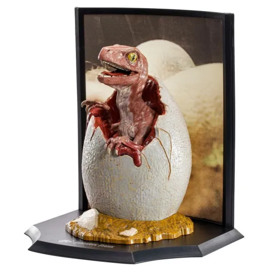 Jurassic Park: Baby Velociraptor in Egg Diorama
