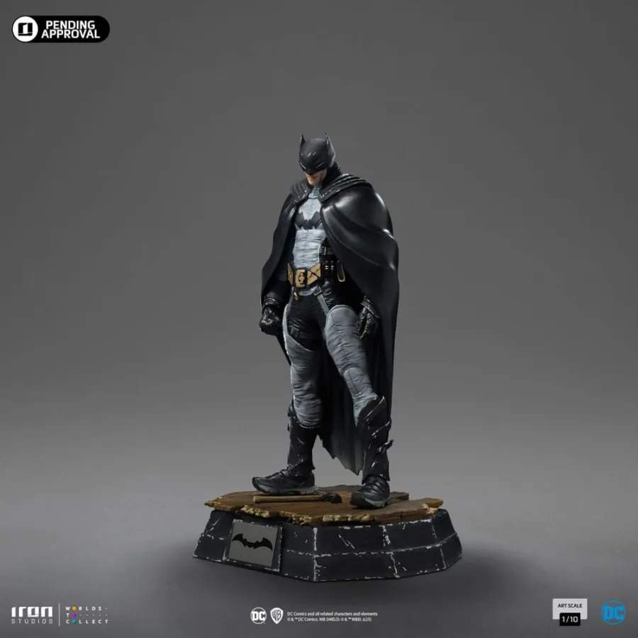 Statuetka Batman by Rafael Grampa Iron Studios skala 1:10