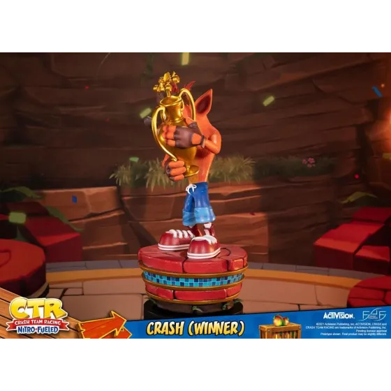 Statuetka Crash Team Racing Nitro Fueled - Crash Winner