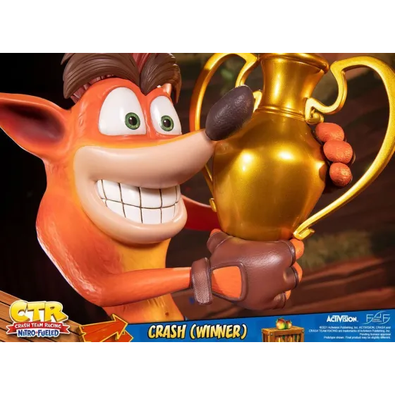 Statuetka Crash Team Racing Nitro Fueled - Crash Winner