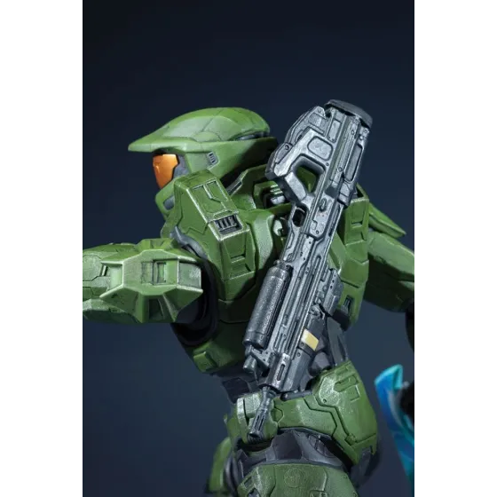 Halo Infinite PVC statuetka Master Chief & Grappleshot 26 cm