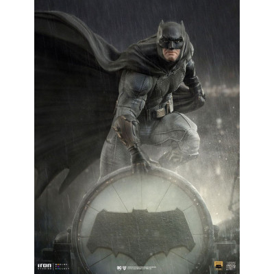 Figurka Batman on Batsignal 28 cm Zack Snyder's Justice League Deluxe Art Scale 1/10