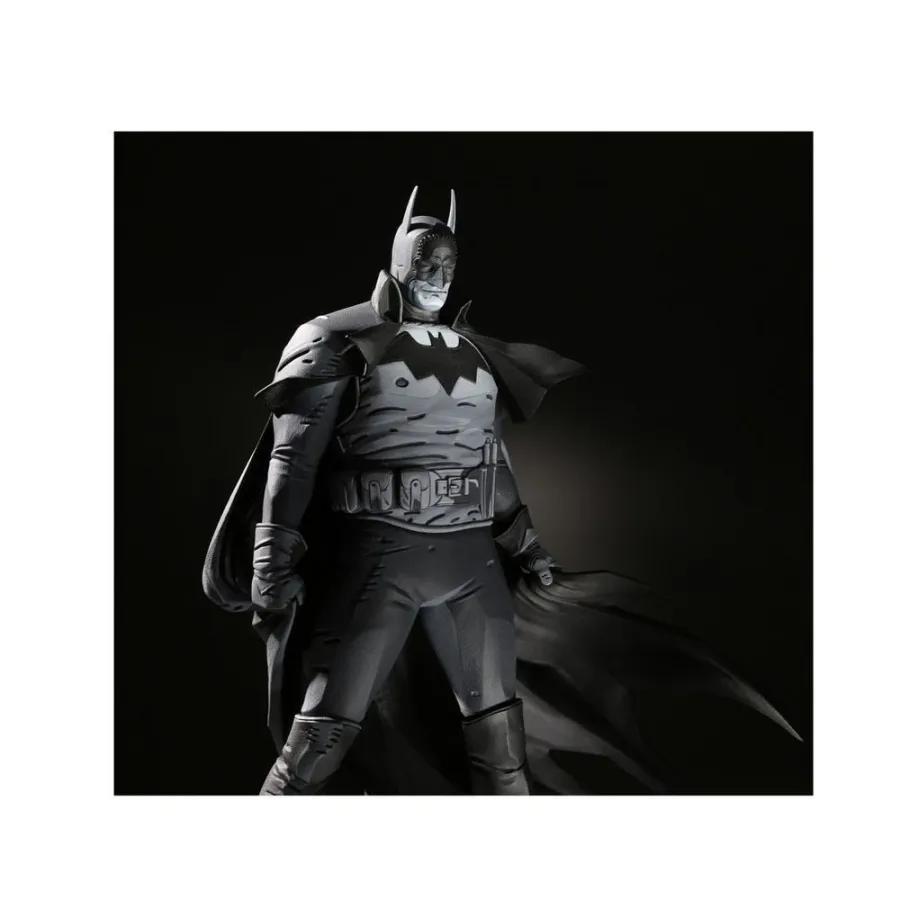 Figurka Batman by Mike Mignola 20 cm Black & White Statue 1/10
