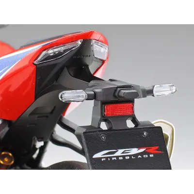 Tamiya 14138 1:12 Honda CBR1000RR-R Fireblade SP