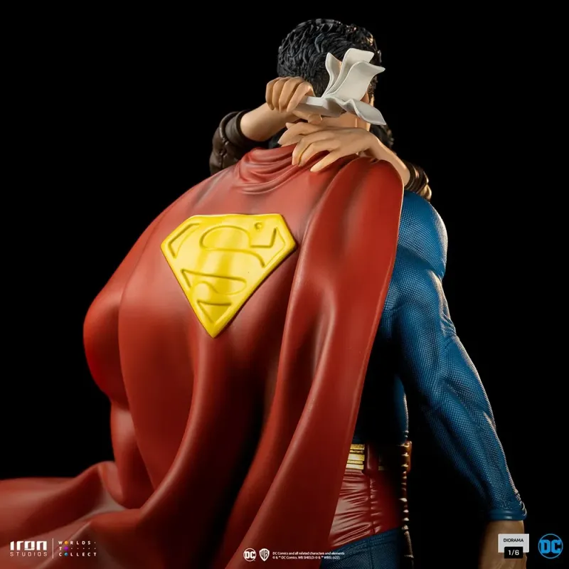 Figurka Superman and Lois Lane 57 cm DC Comics Diorama 1/6