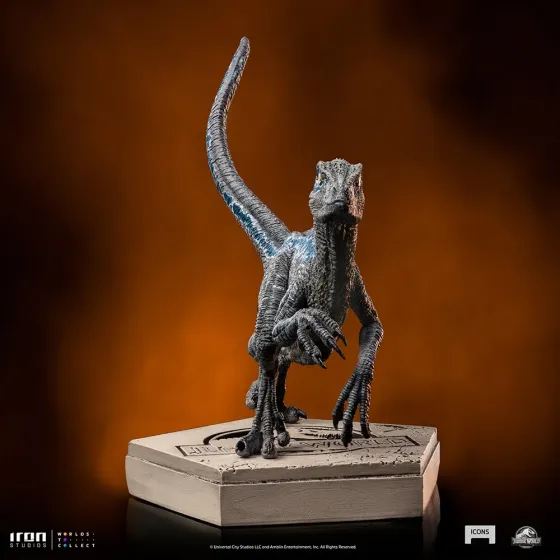 Figurka Velociraptor Blue 9 cm Jurassic World Icons